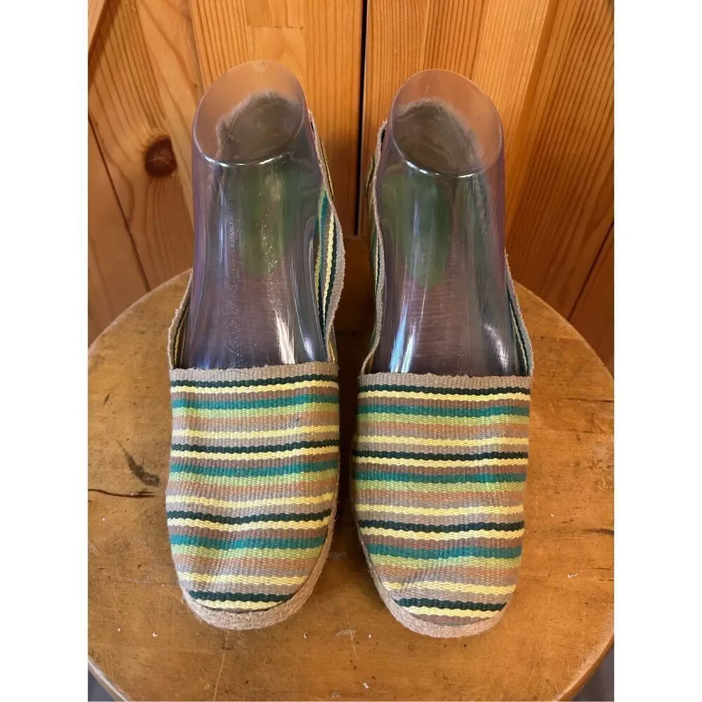 ANDRE ASSOUS Multicolored Canvas Designer Espadrille Close Toe Wedges Size 8.5
